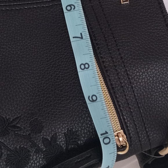 Rossetti Ladies-Crossbody Black Leather Purse Medium NWT 69 USA dollars - Picture 7 of 10